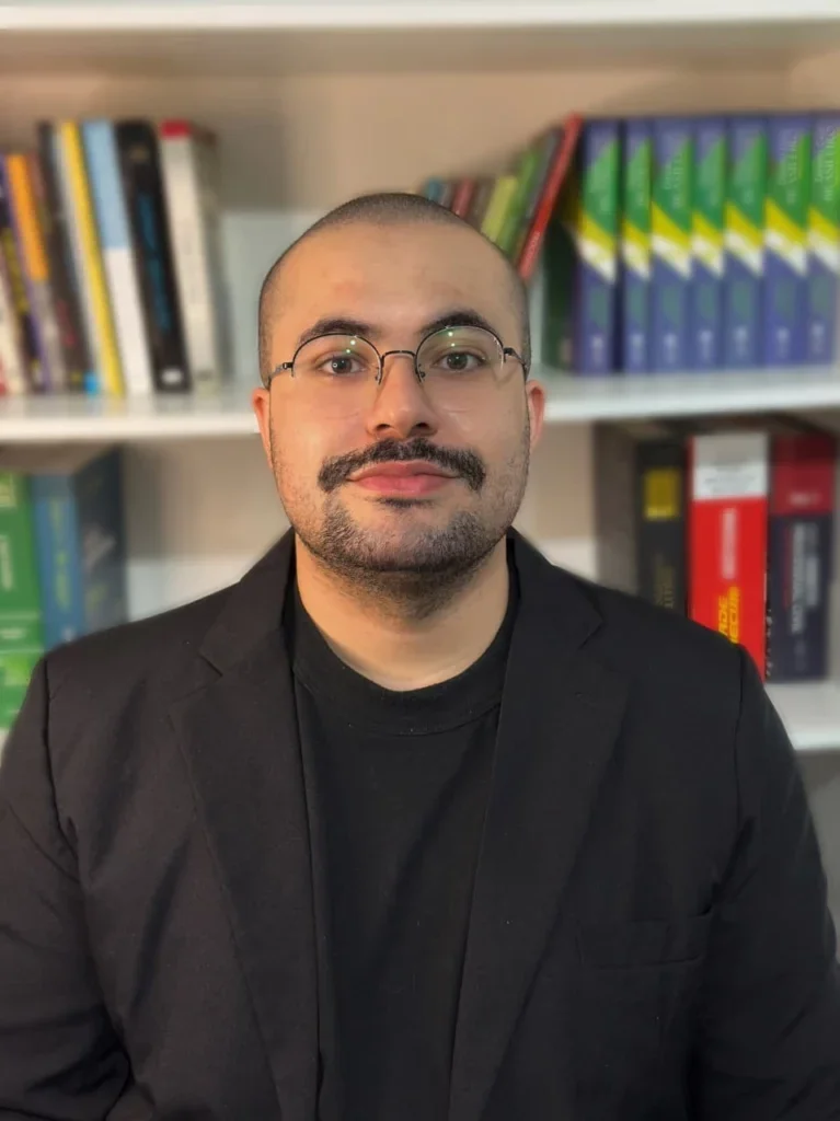 Advogado Carlos Gomes, especialista em Direito de Trânsito